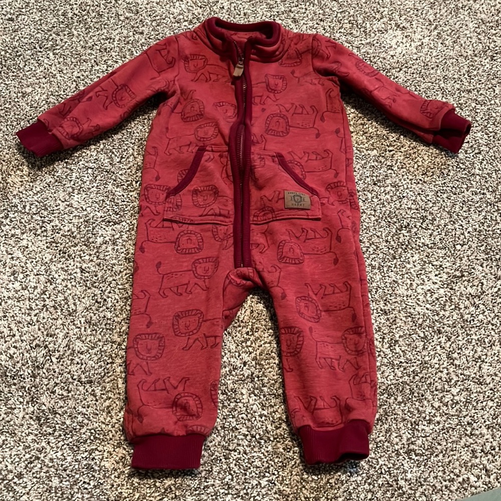 NWOT Lion onsie